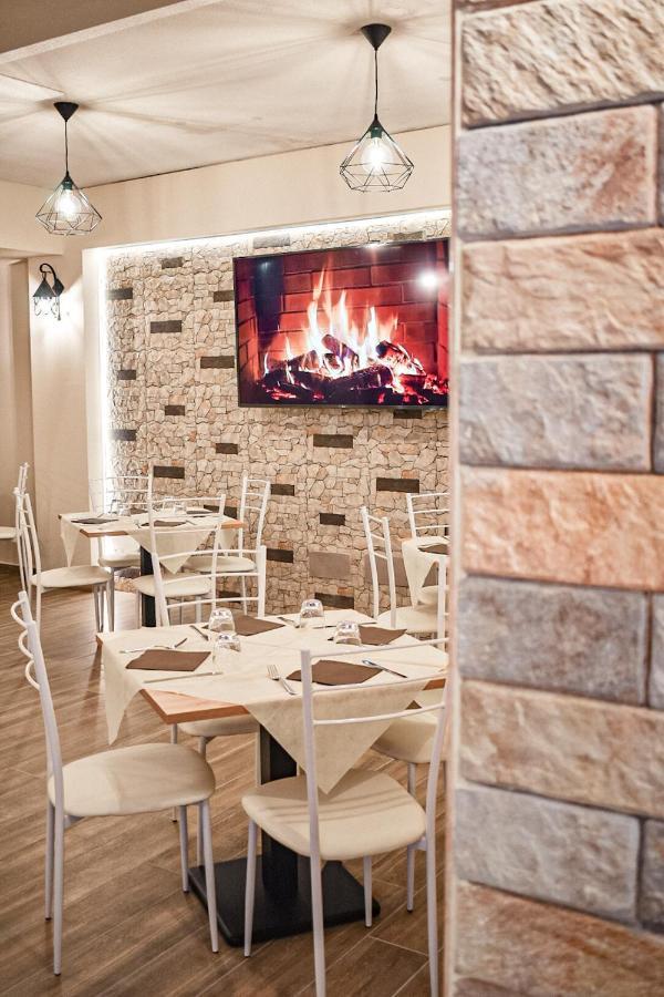 Lo Sciatore Hotel & Restaurant Camigliatello Silano Exterior foto